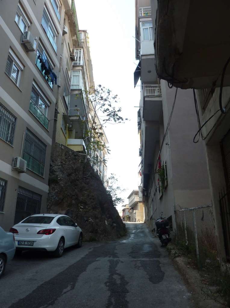 Die Oberstadt von Izmir wurde auf Fels gebaut
