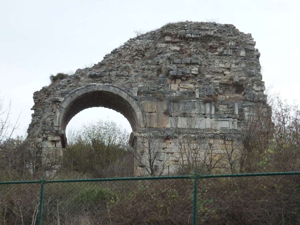 Eines der Stadiontore
